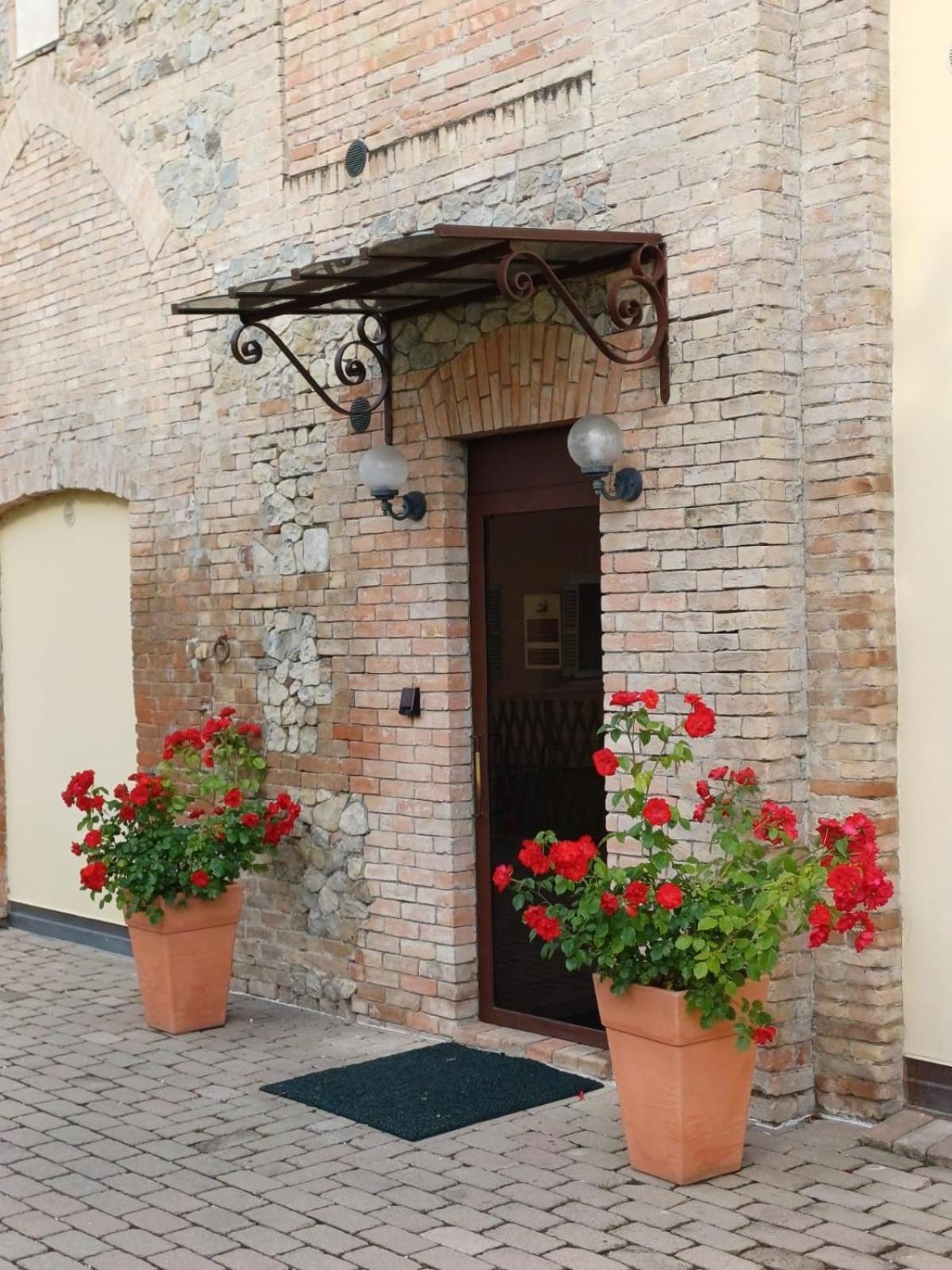 Villa Meli Lupi - Residenze Temporanee Parma Exterior foto