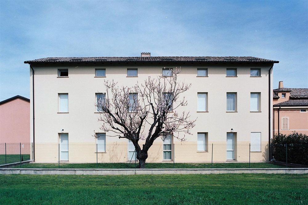 Villa Meli Lupi - Residenze Temporanee Parma Exterior foto