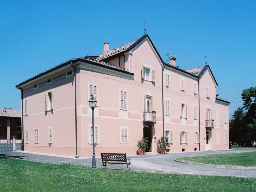 Villa Meli Lupi - Residenze Temporanee Parma Exterior foto