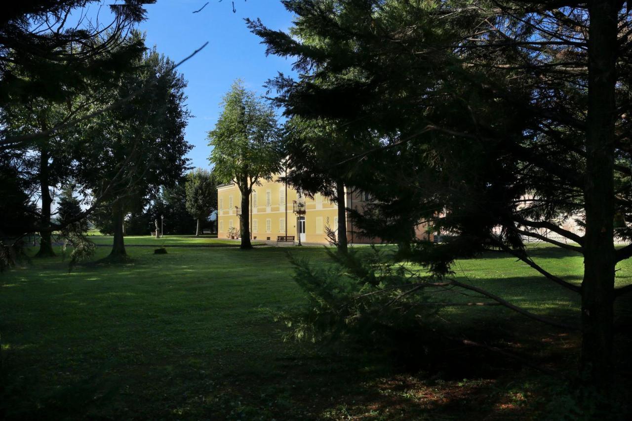 Villa Meli Lupi - Residenze Temporanee Parma Exterior foto